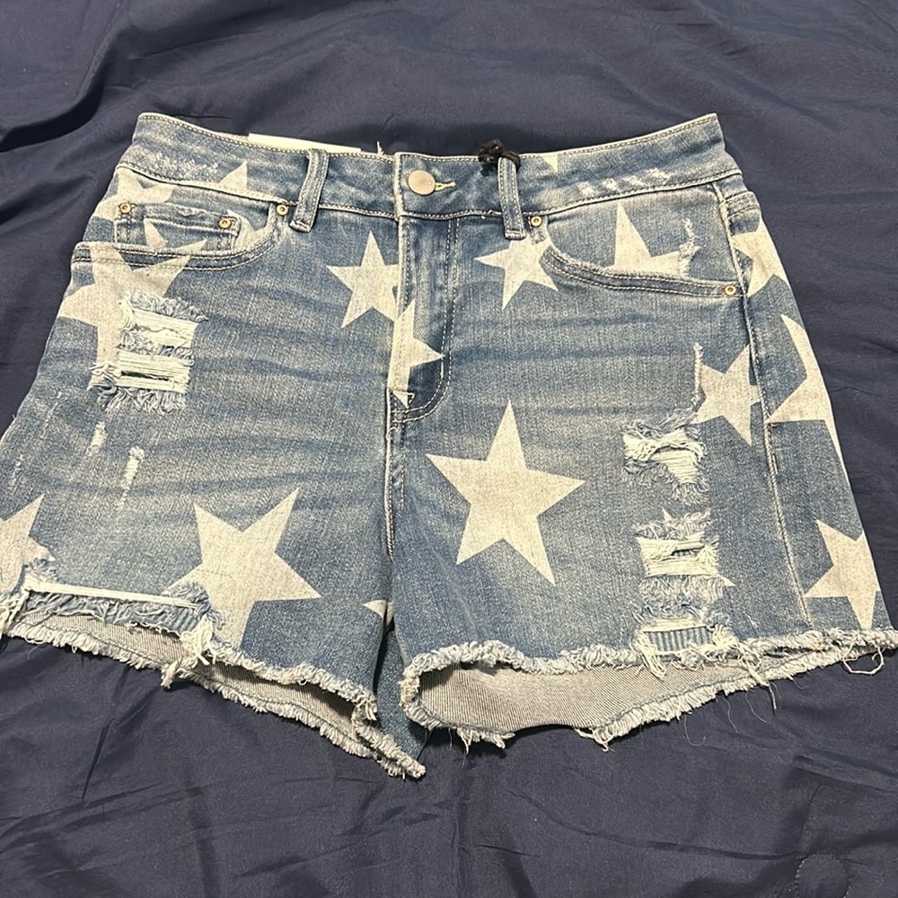High rise Jean shorts
Small